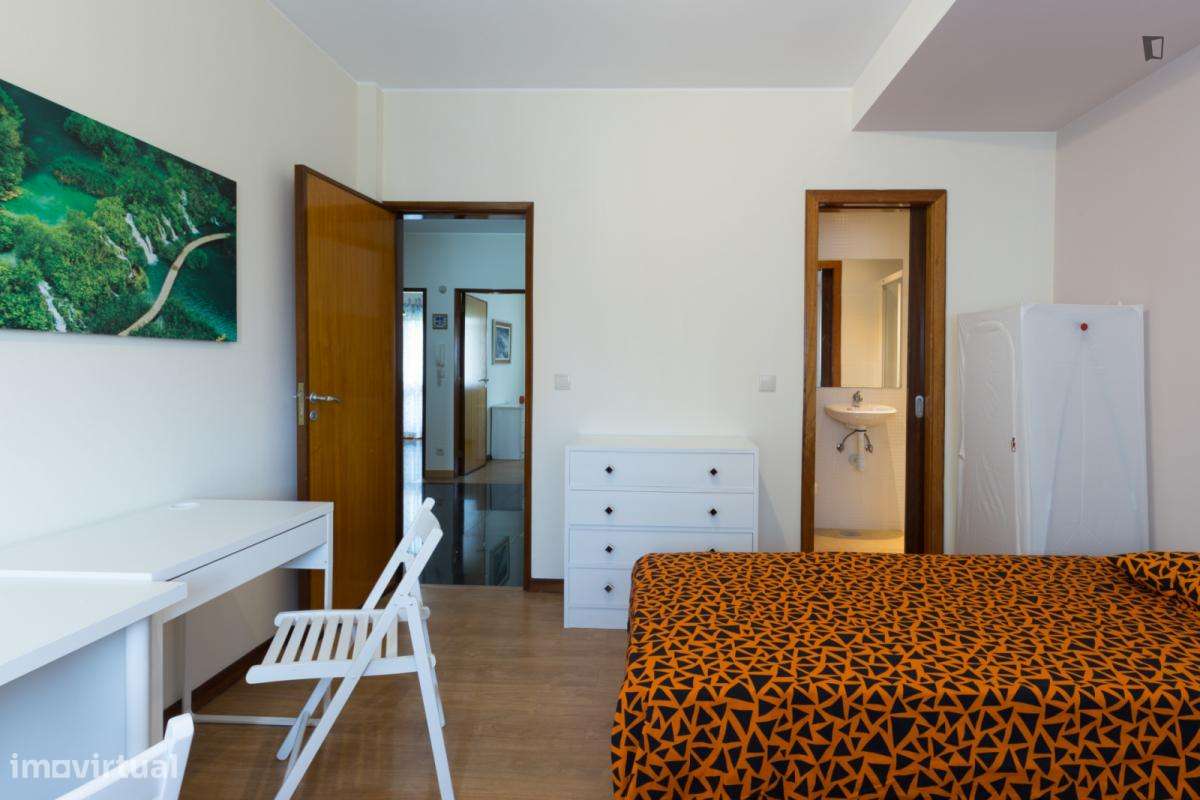 Quarto - localizado em Rio Tinto Porto - Grande imagem: 5/10