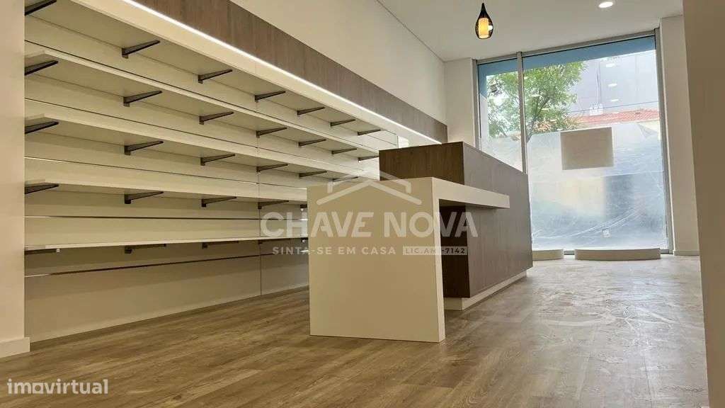 Espaço comercial com 110m2 à venda em Matosinhos Sul-5