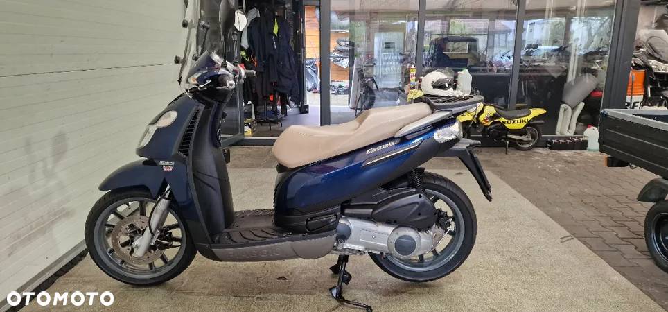 Piaggio Carnaby - 25