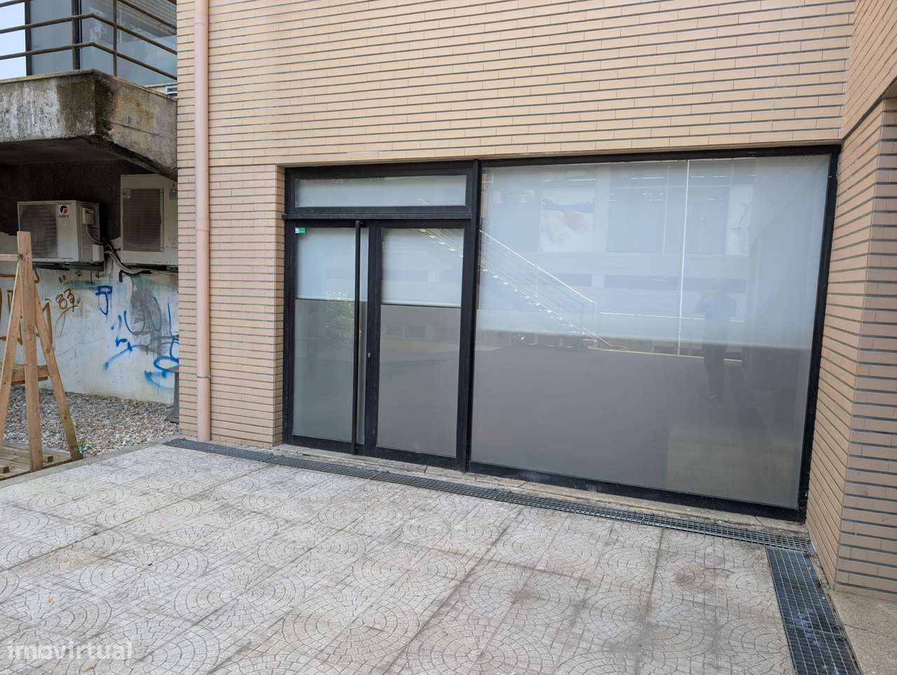 Oportunidade Única Loja de 88m² com Duas Frentes junto ao Braga Parque - Grande imagem: 4/5