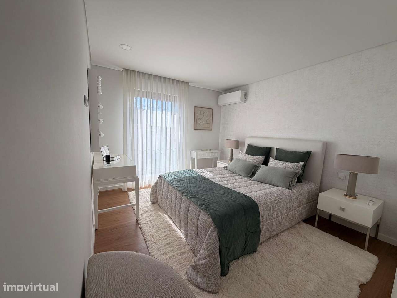 Apartamento T2 Duplex Mobilado na Av. Dr. Lourenço Peixinho-22