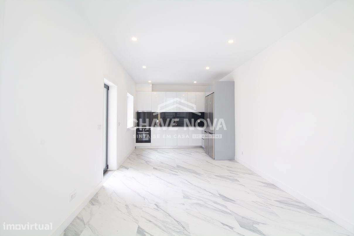 Moradia V3 Totalm.Renovada com 170m2 - c/Garagem e RoofTop em Campanhã - Grande imagem: 4/22