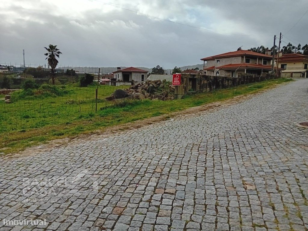 Terreno de construção em Fonte Coberta - Barcelos