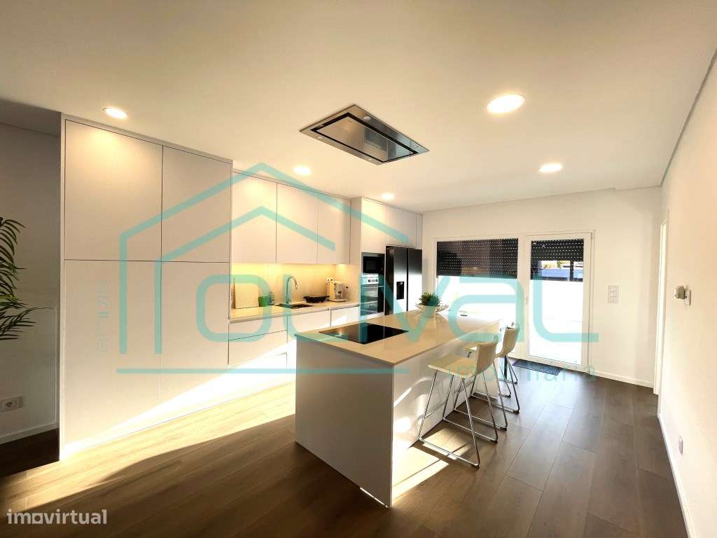 Moradia T3+1 Moderna com Piscina Privada - Conforto, Elegância e Fu...-4