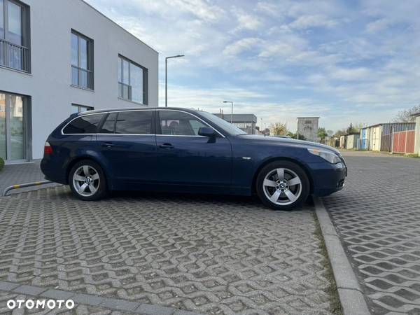 BMW Seria 5 525i Touring - 4