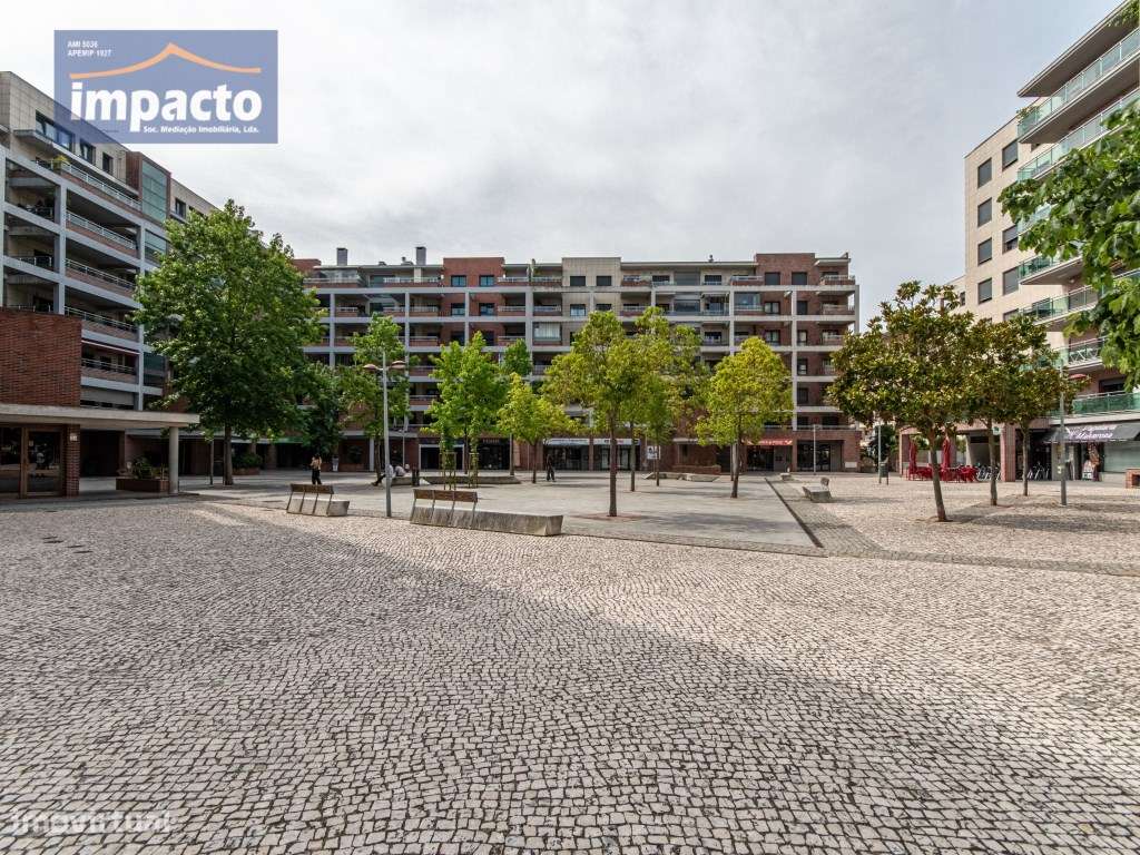 Malva Rosa,Excelente T4,coz equipada,Ar cond,asp central,Box 2 viat...-17