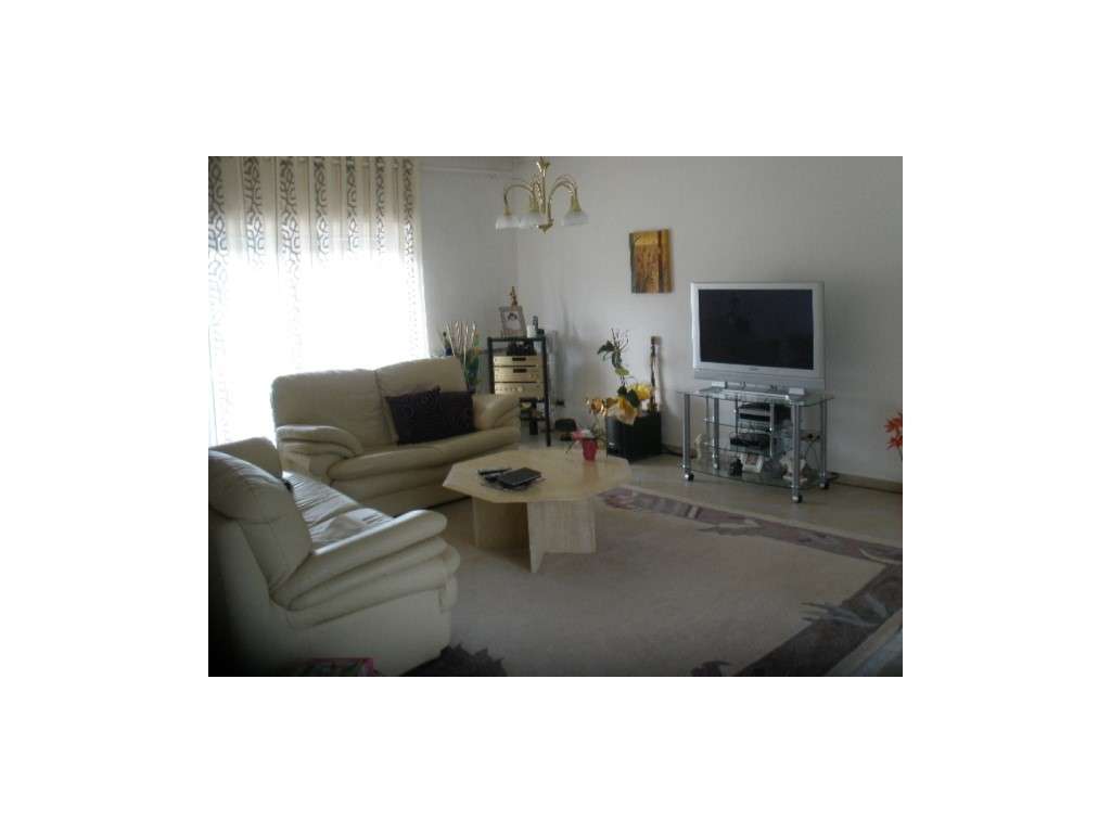 Moradia T3+2 individual, térrea com anexo T2 e piscina na zona de C...-5