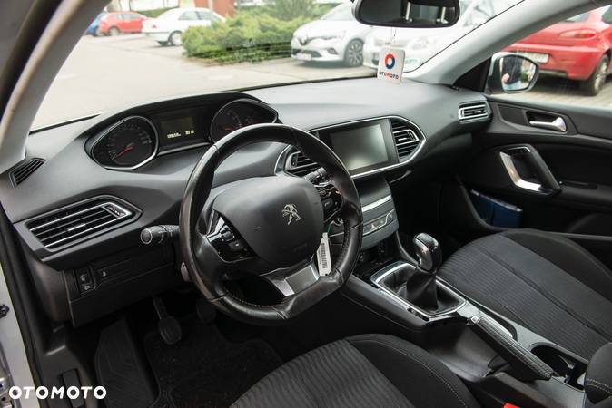 Peugeot 308 1.2 PureTech Access EU6 - 16