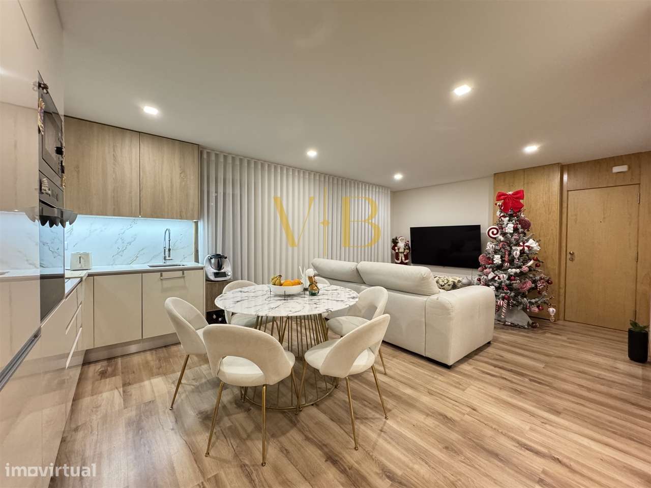 T3 Remodelado junto à Praça do Almada – Terraço Exclusivo de 30 m²-2