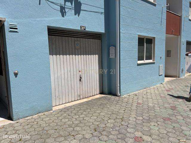 Garagem/Armazém para Venda  90m² com WC e Extração de Fumos - Grande imagem: 3/12