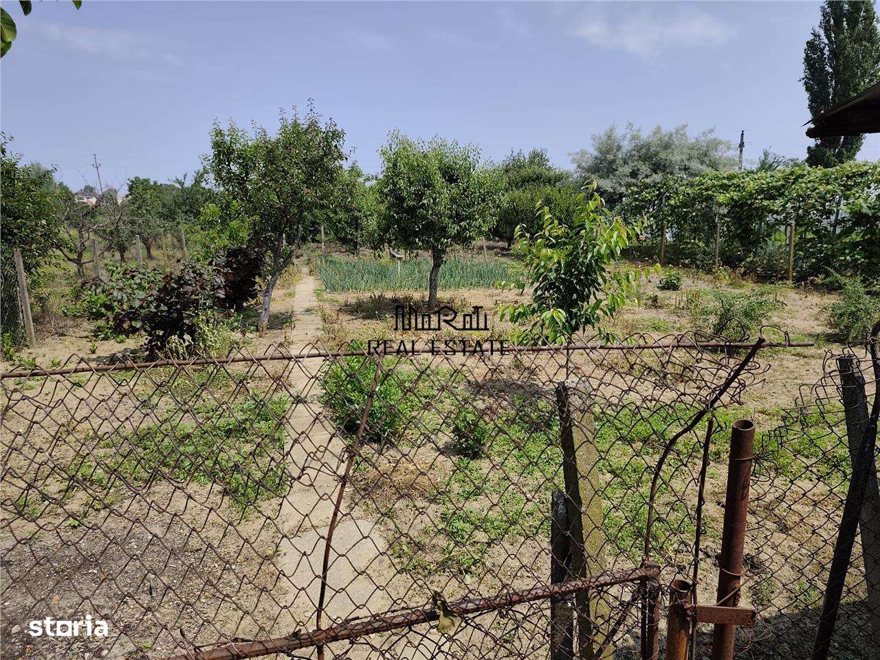 Proprietate spatioasa de vanzare in Gaesti, Dambovita - ideala pentru-18