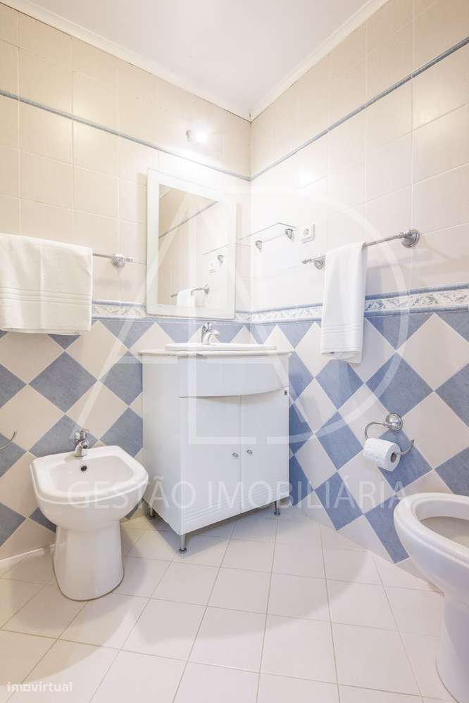 MORADIA T5+1 EM SANTO ANDRÉ, BARREIRO-29