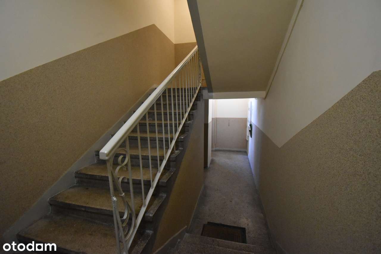 Mieszkanie 2 pokojowe w samym centrum miasta! 1 piętro, umeblowane !-17