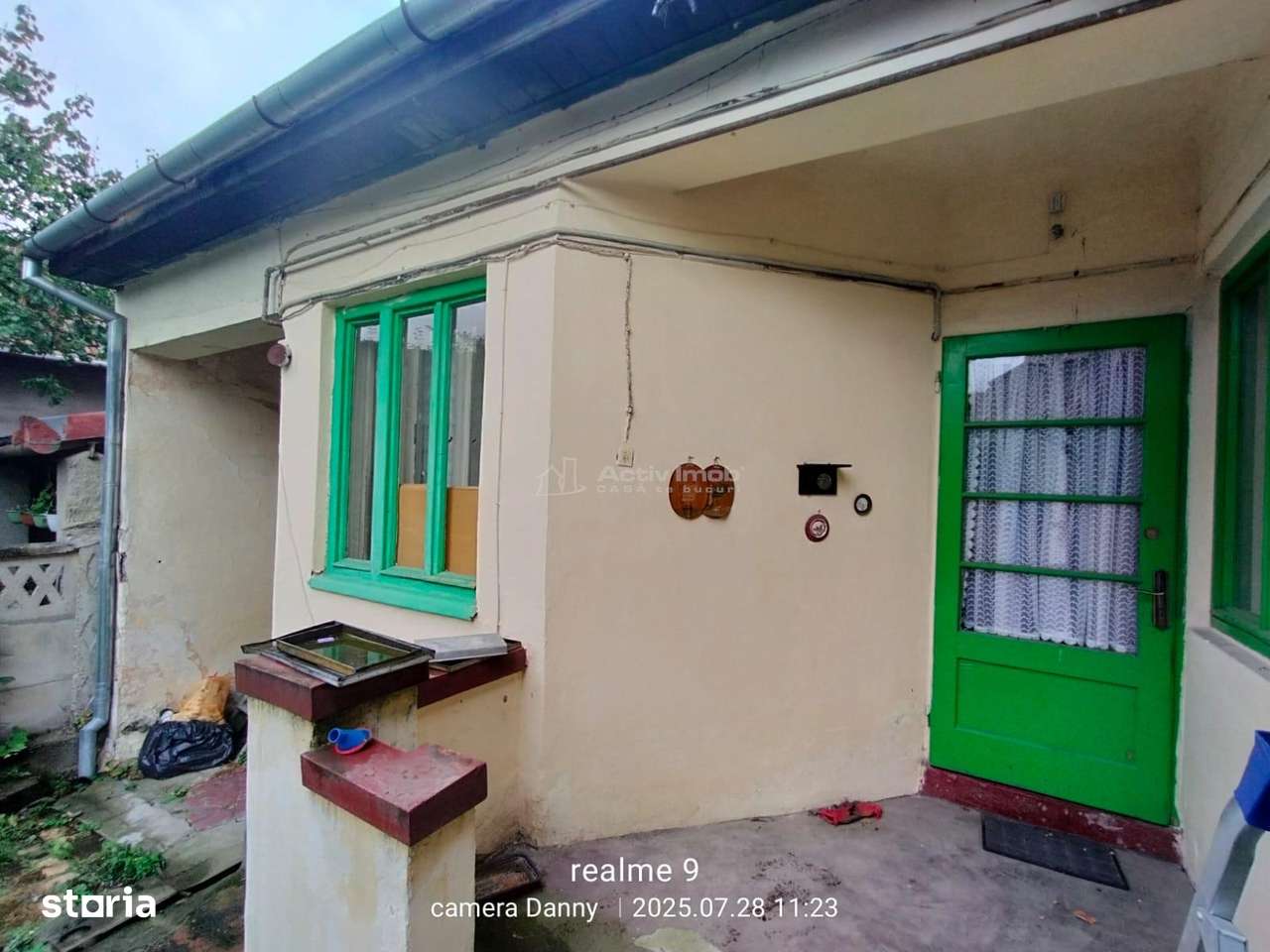 Resita Casa Curte Comuna cu Teren si Garaj.Un singur vecin - Imagine principală: 3/20