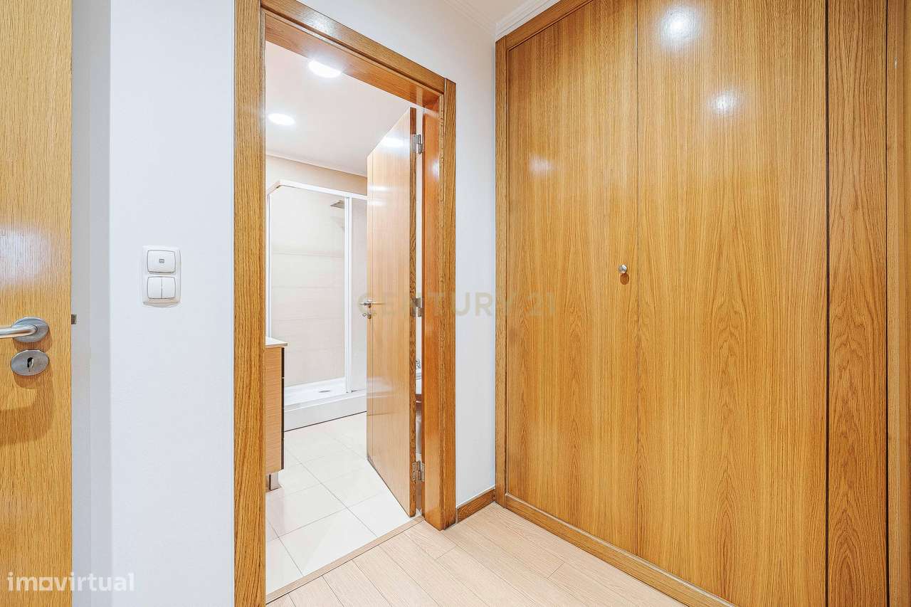 T2 em Caneças com Terraço,  logradouro  e 2 Parqueamentos-16