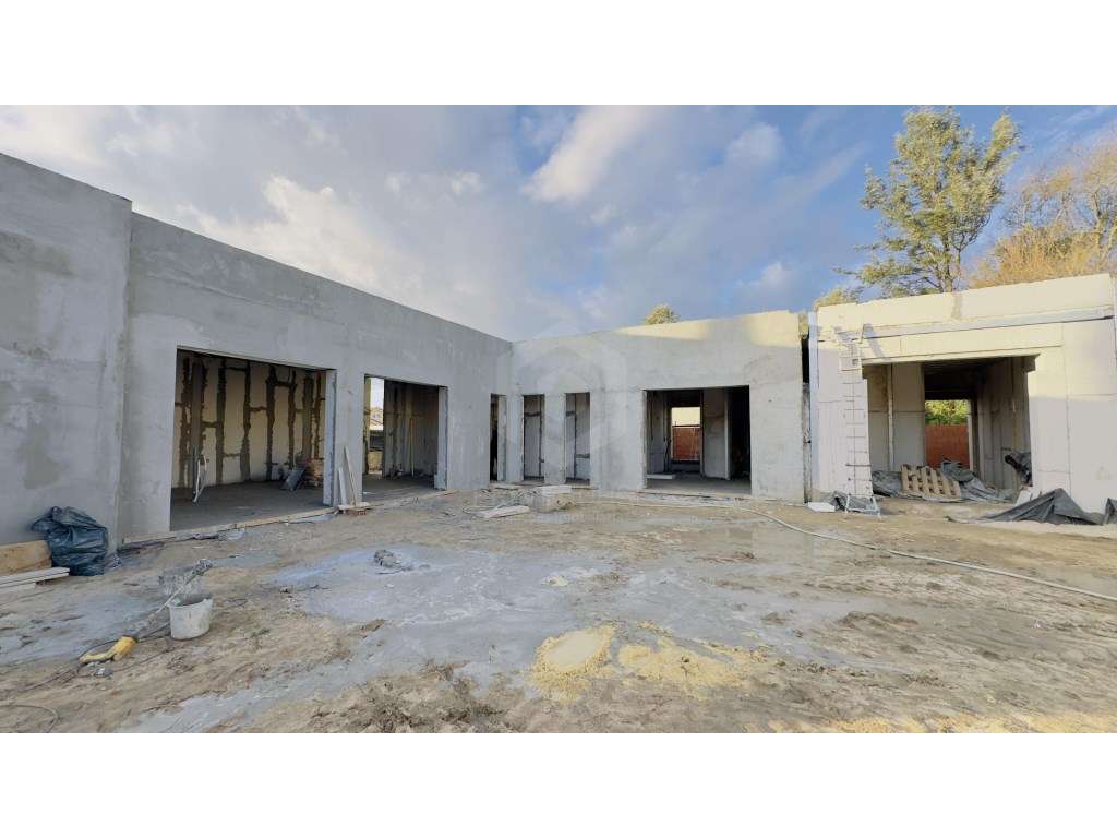 Moradia T3 - inserida em lote 471,25m2 Azeitao - Grande imagem: 4/26