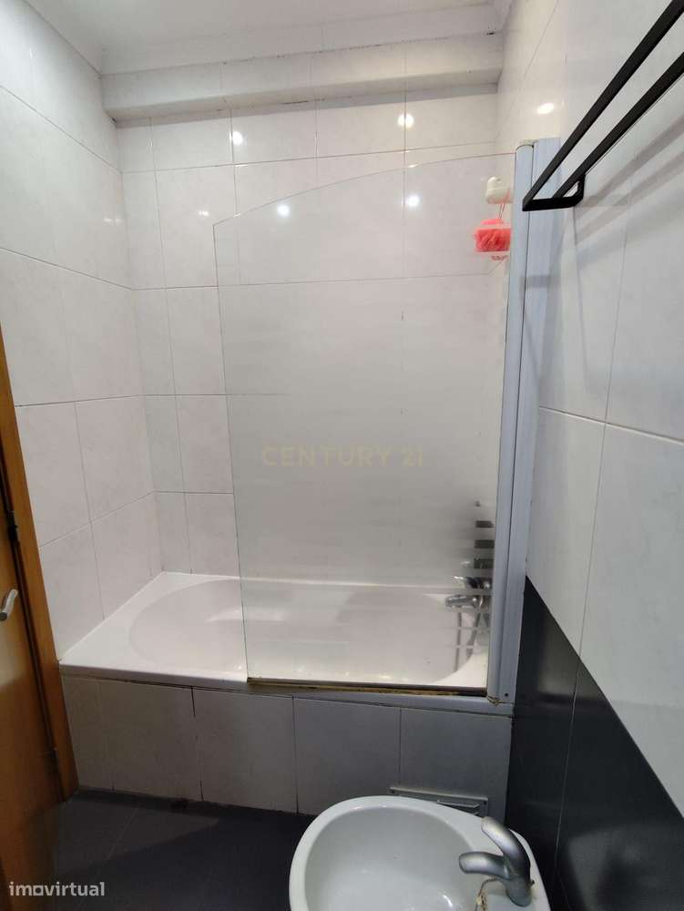 Apartamento T2 | Santo António da Charneca-12