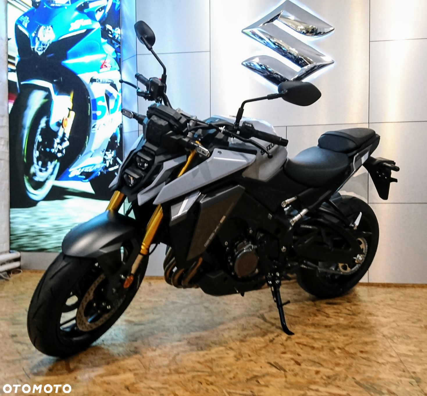 Suzuki GSX - 10