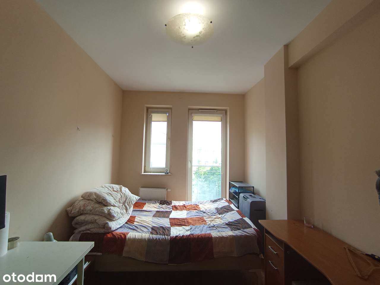 Single room in a 3-room apartment