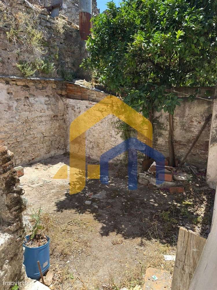 Moradia T1 com Jardim | Dentro da Muralha de Estremoz-21