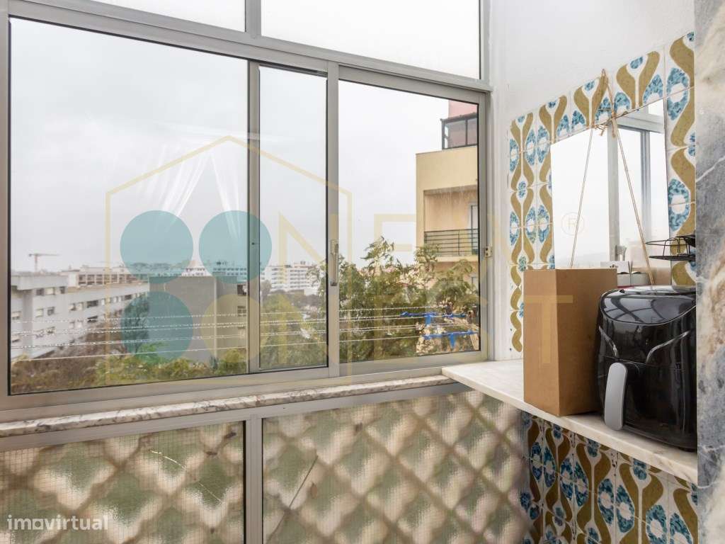 Apartamento T2 Rua Abel Salazar com 4 marquises - Hospital | Setúbal-20