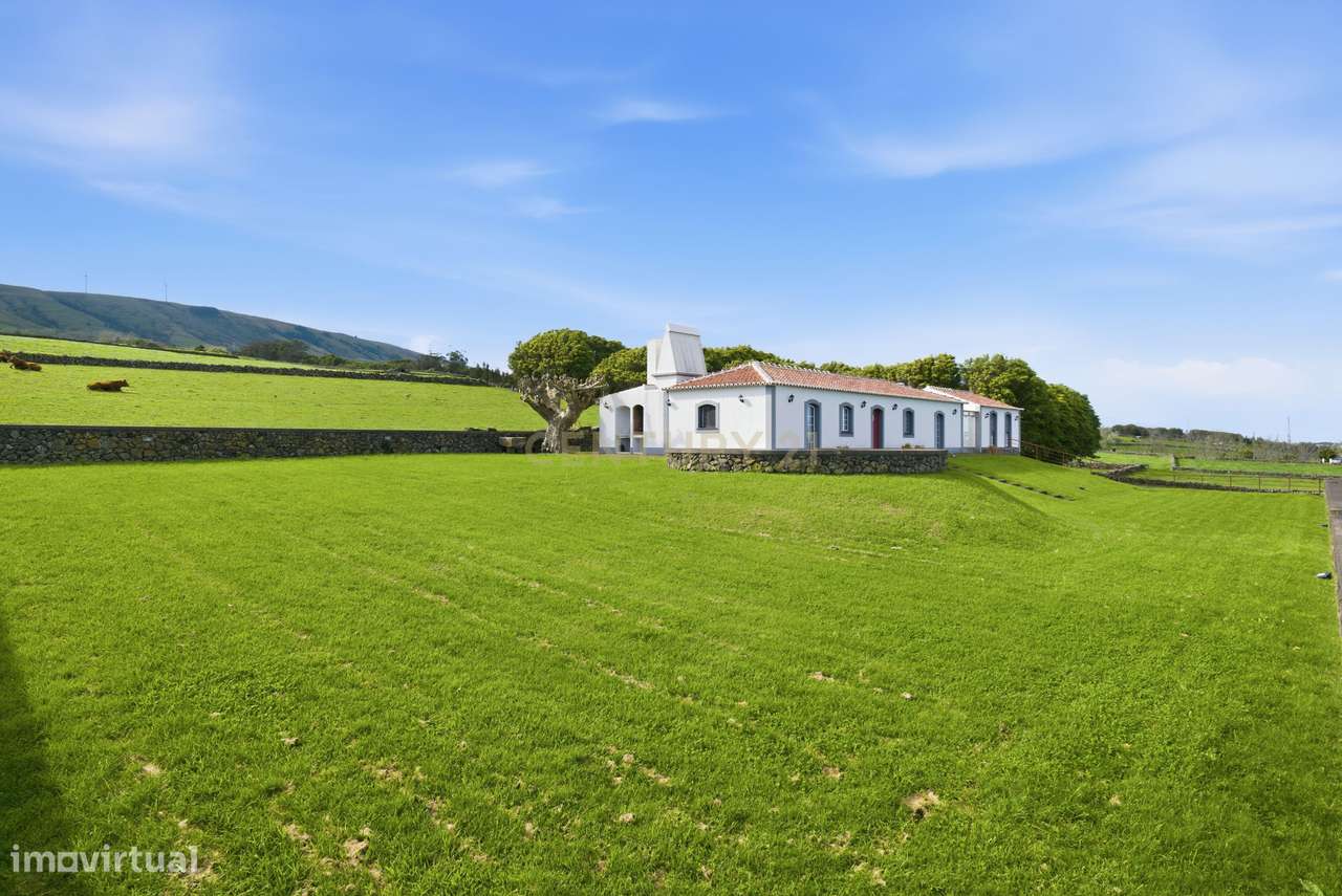 Fantástica moradia T3 com vista deslumbrante em Praia da Vitória. - Grande imagem: 3/31