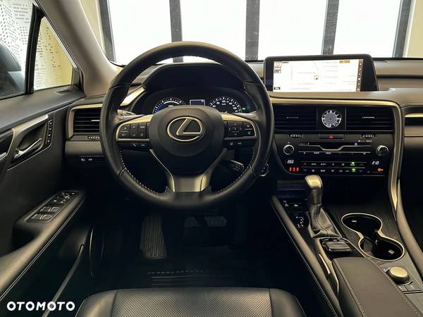 Lexus RX - 9