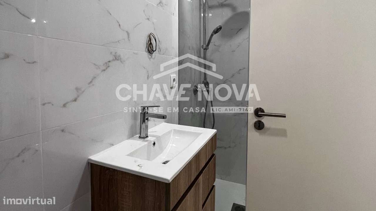 Apartamento T2 Duplex no Porto - Grande imagem: 4/16