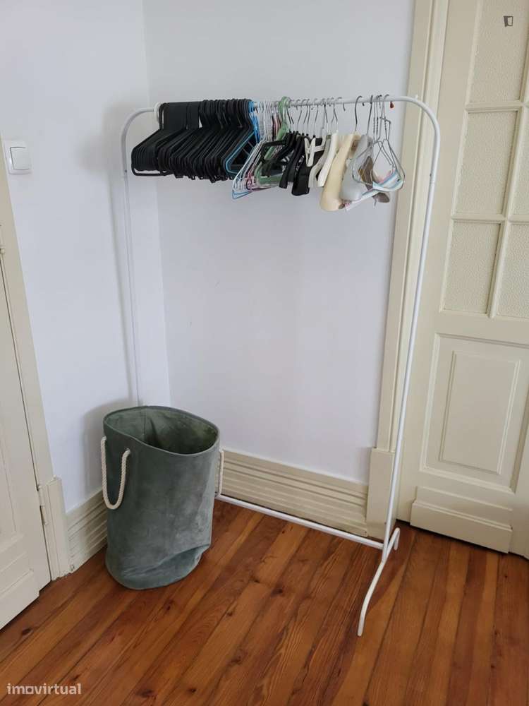 Quarto - localizado em São Sebastião Lisbon - Grande imagem: 4/10