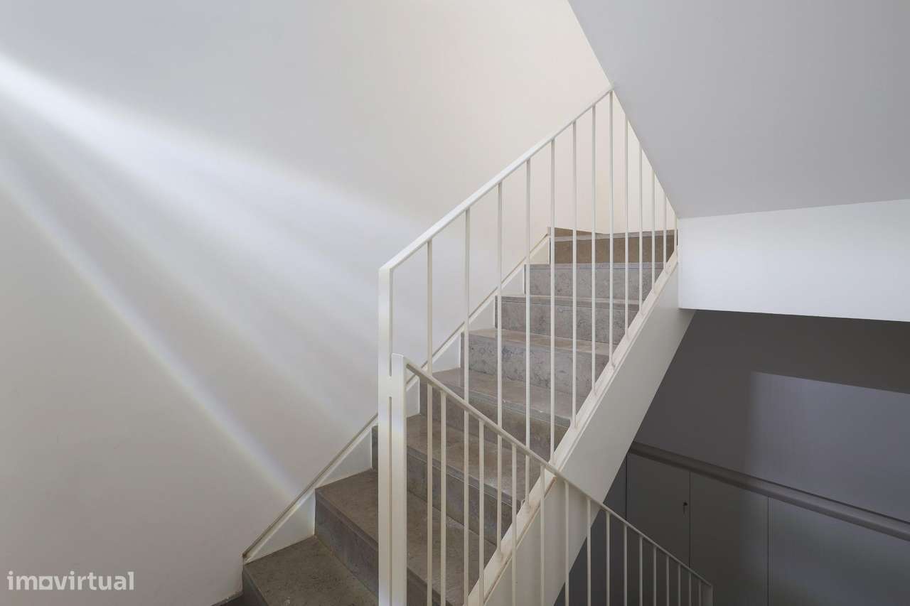 Edifício Renovado no Coração da Graça, Lisboa-14