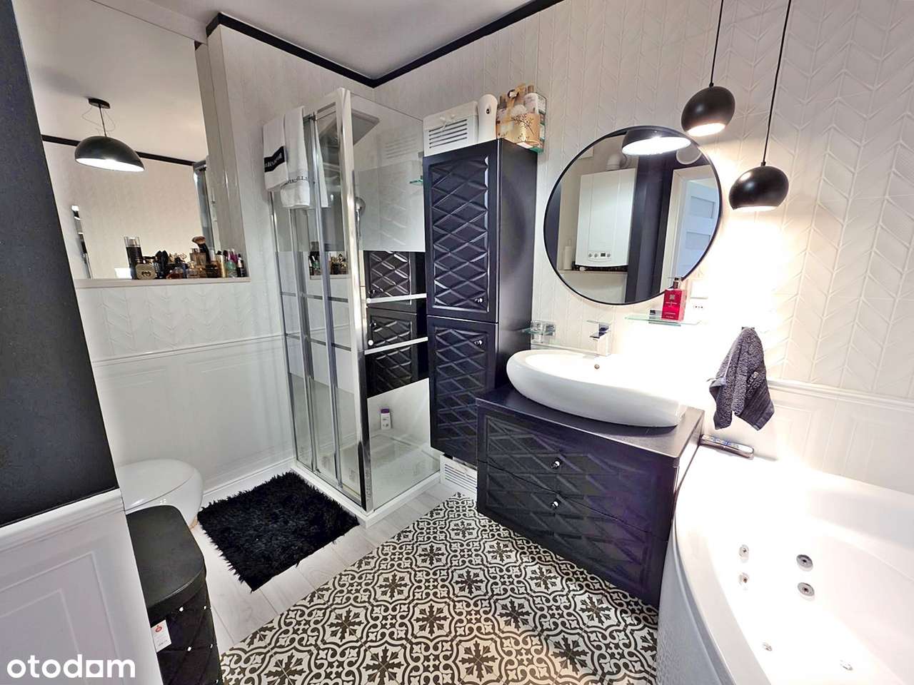 Elegancki, doskonale zaprojektowany dom z 4 sypialniami i garażem-17