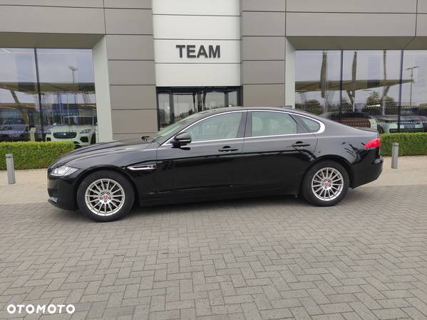 Jaguar XF 2.0 T Prestige - 9