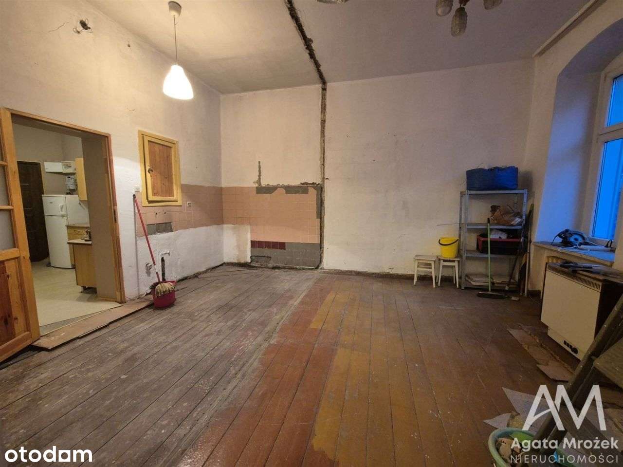 Piękna kamienica,mieszkanie z ogromnym potencjałem-14