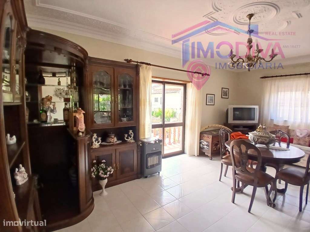 Moradia térrea T4, com churrasqueira e jardim em Arega-22