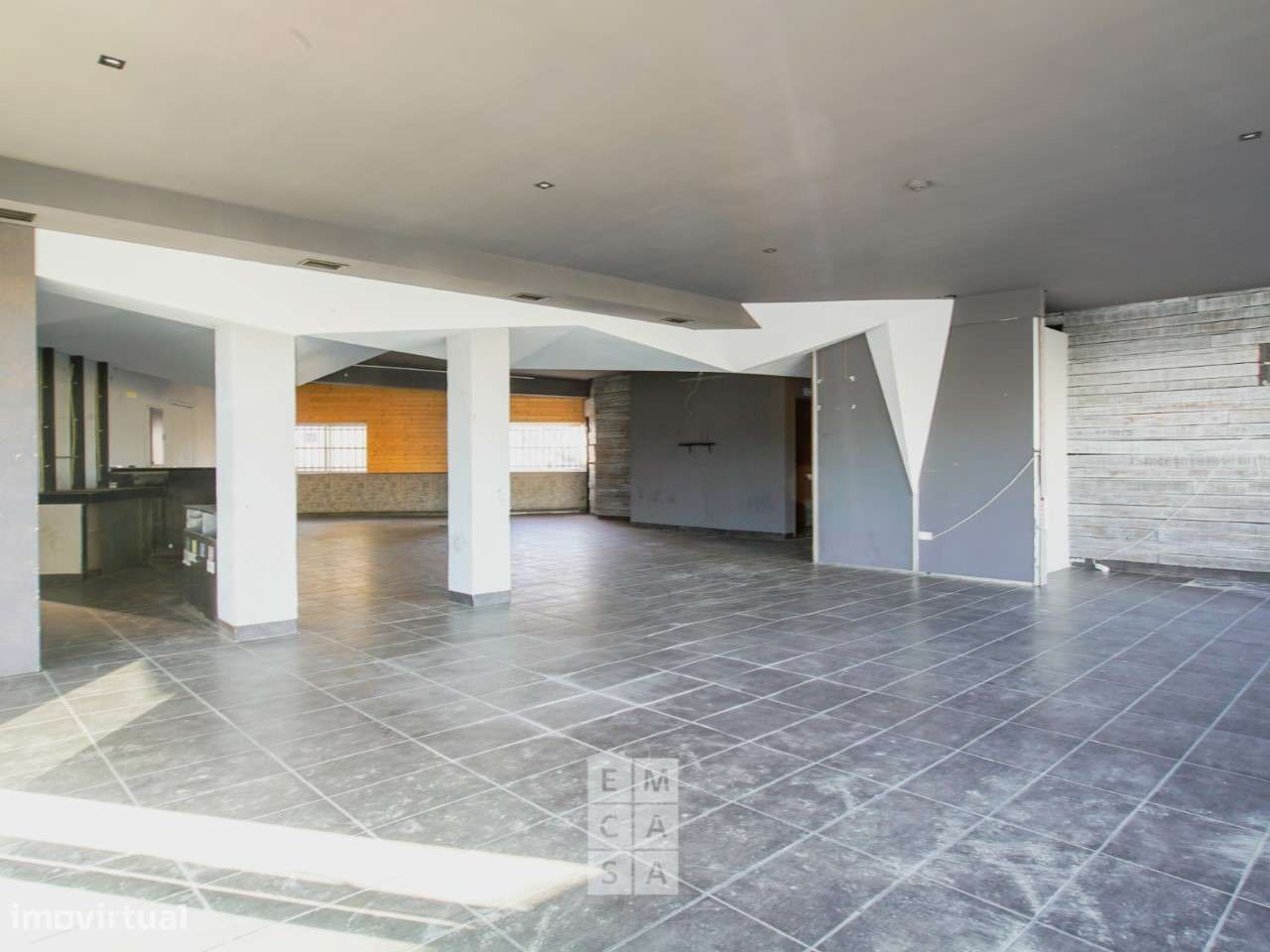 Loja  Venda em Oliveira de Azeméis, Santiago de Riba-Ul, Ul, Macinhata - Grande imagem: 4/21