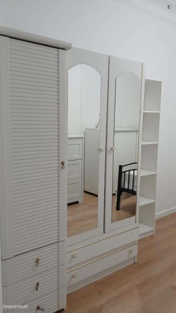 Quarto - localizado em Campolide Lisbon - Grande imagem: 2/8