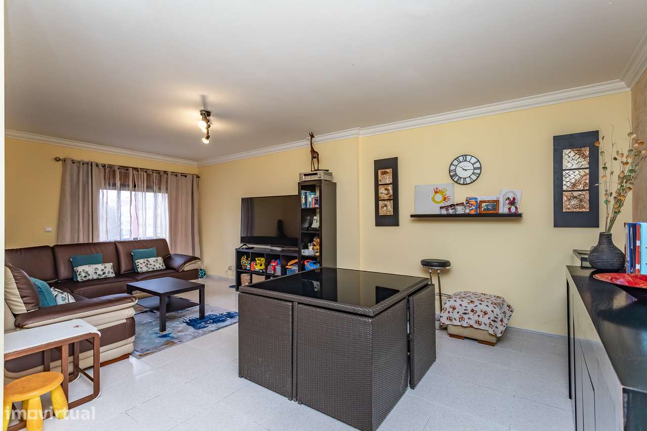 Excelente T2 na Tapada das Mercês - Grande imagem: 5/24