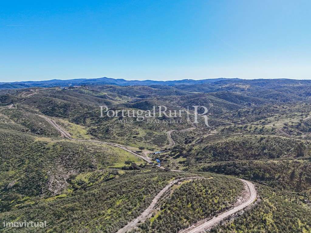 Herdade de Caça Maior com 1000 Hectares + 4 Apartamentos + Anexos-48