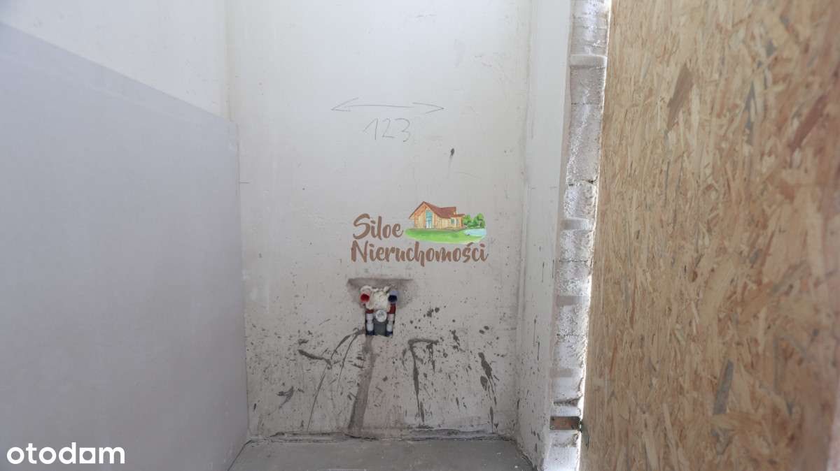 Nowoczesny dom z podwójnym garażem.-17