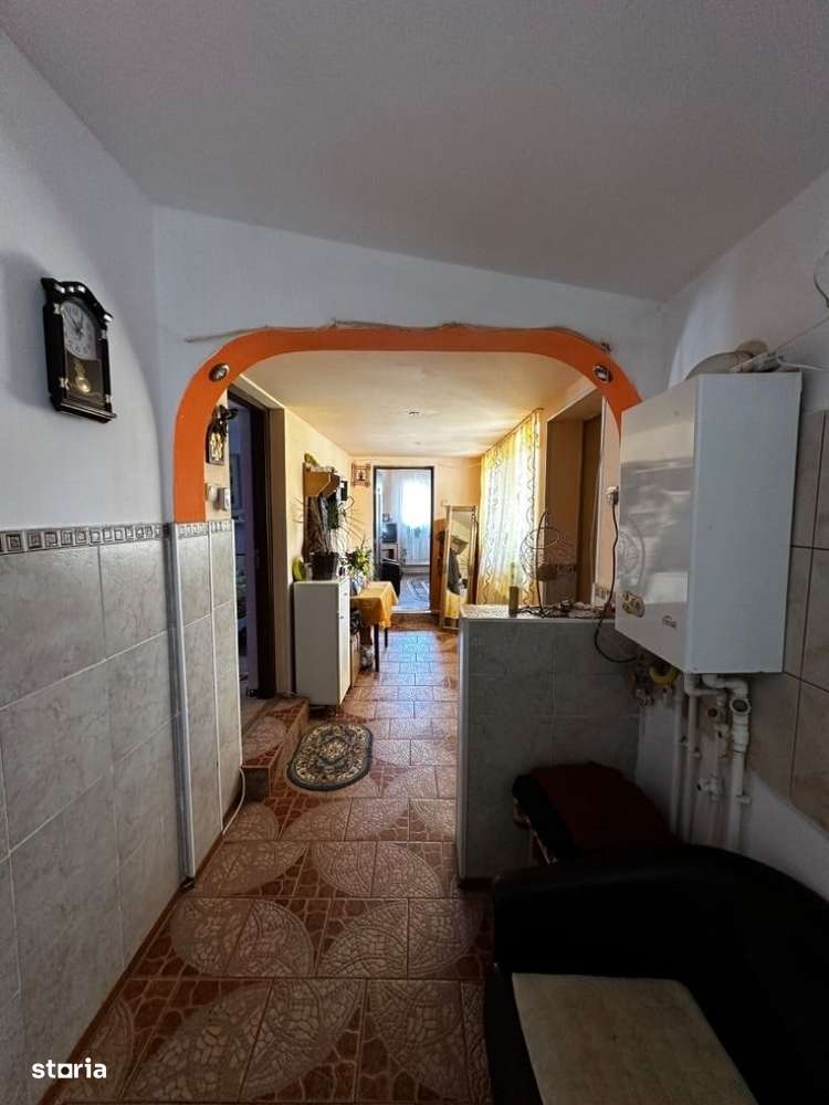 Casa cu 4 camere de vânzare în zona chiscani - Imagine principală: 5/13