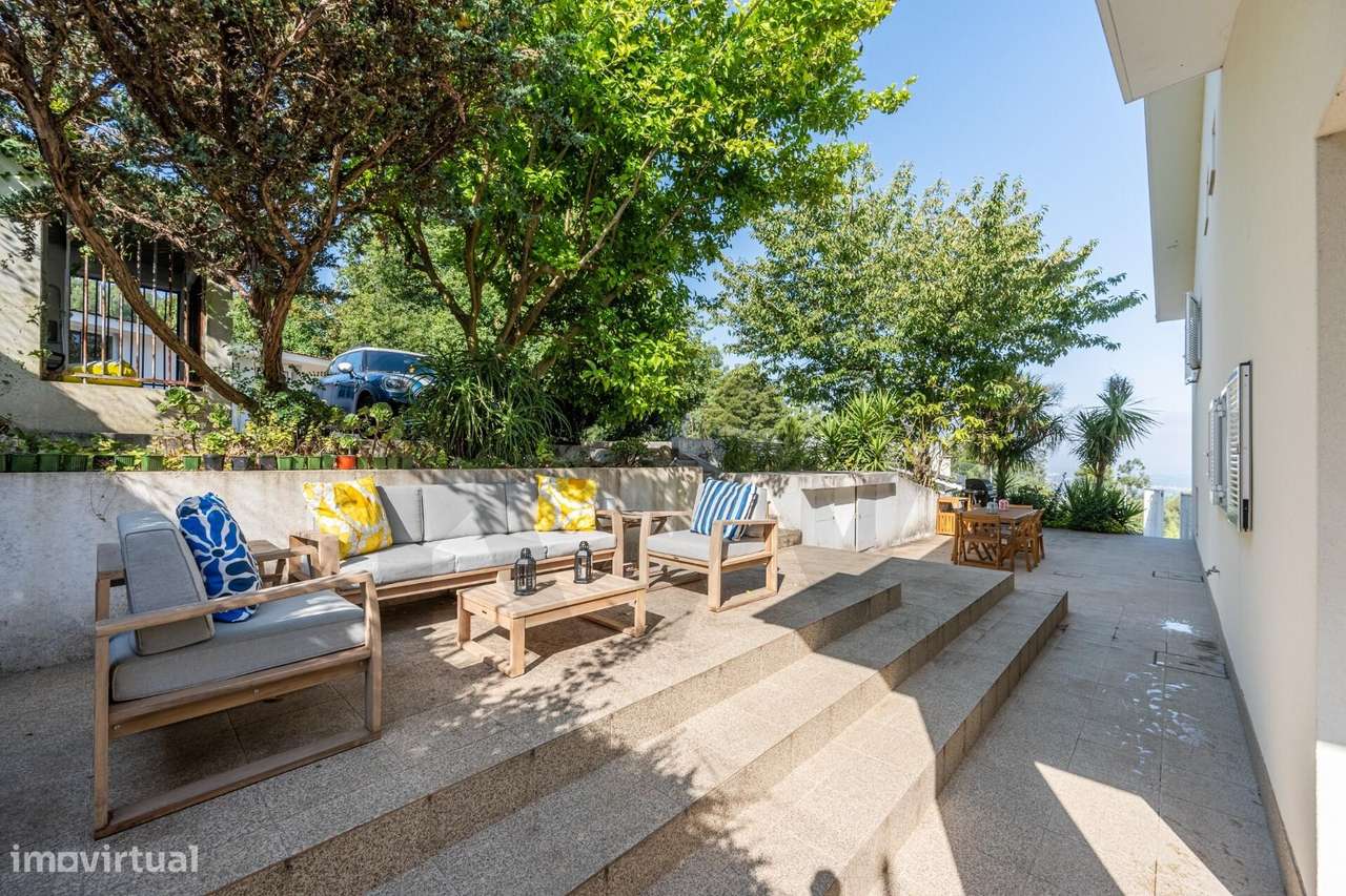 Moradia T3+1 com terreno em Burgães, Santo Tirso-28