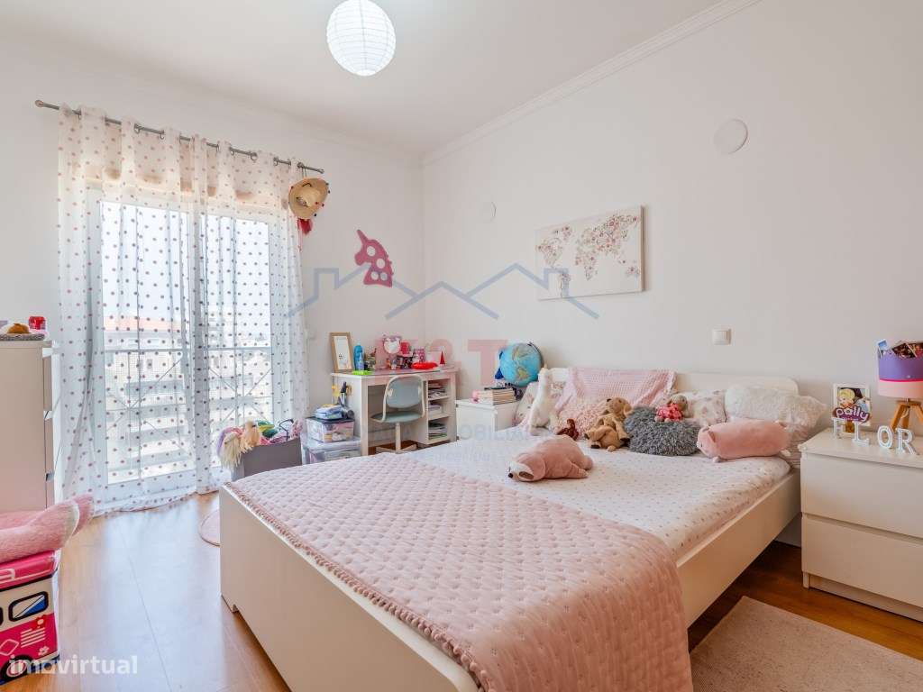 Apartamento T3 boas varandas com 2 lugares de garagem, bastante cen...-15