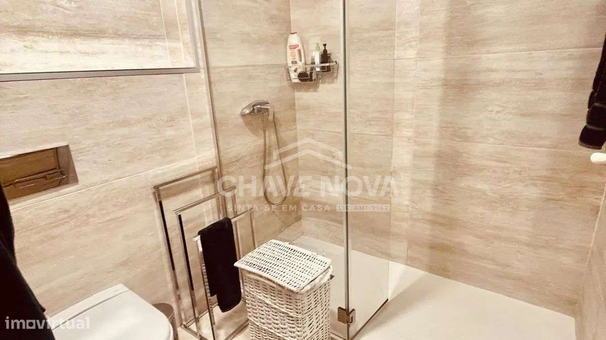 T3 c/ 2 Lugares de Garagem em Paranhos-11