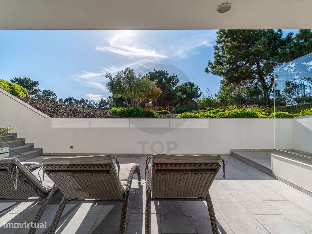Propriedade contemporânea que combina privacidade, arquitetura e na...-50