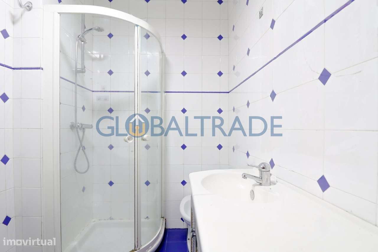 Apartamento T1+1 no coração do Porto-32