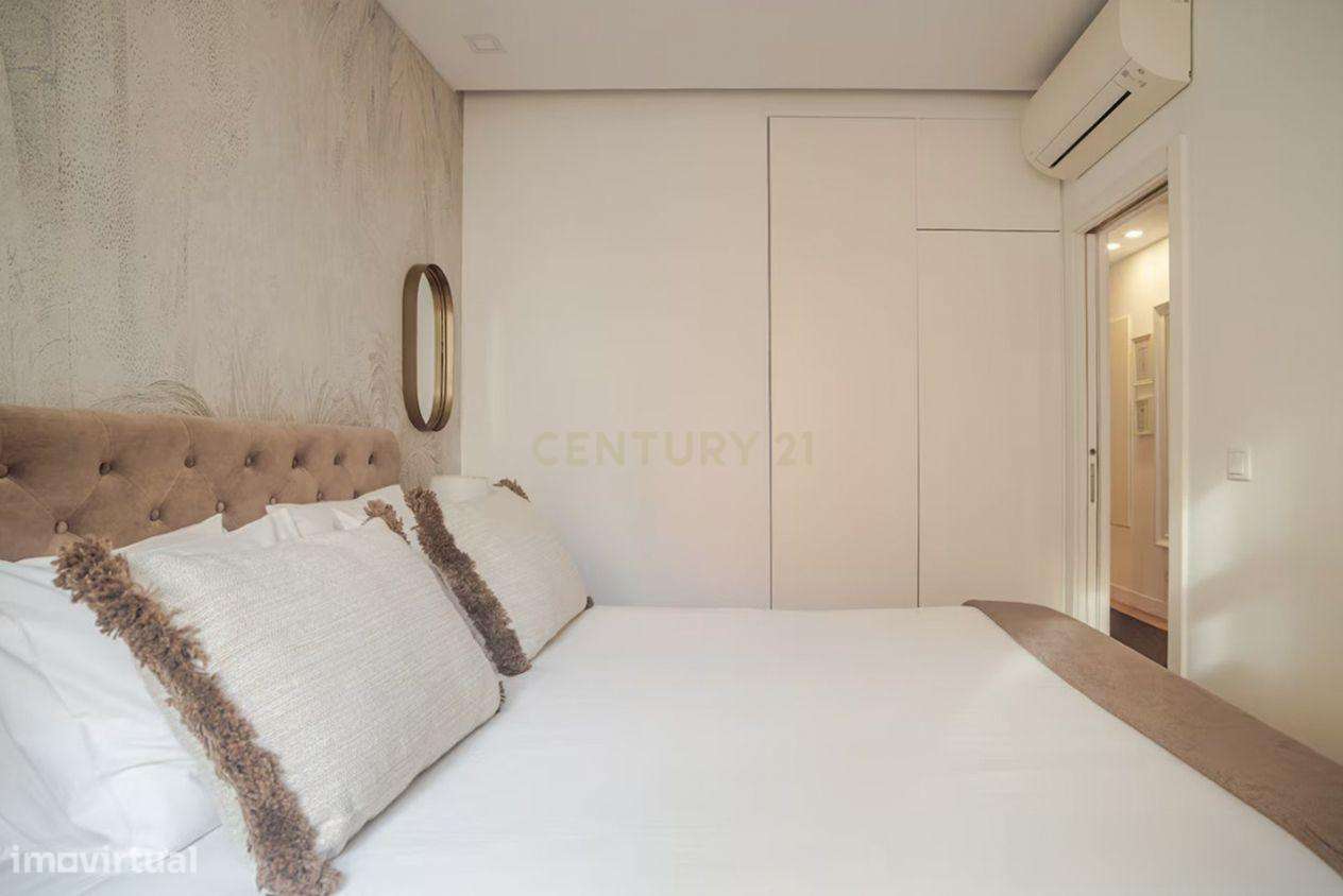 Apartamento T2 renovado na Graça, pronto a habitar ou investir, com fo-10