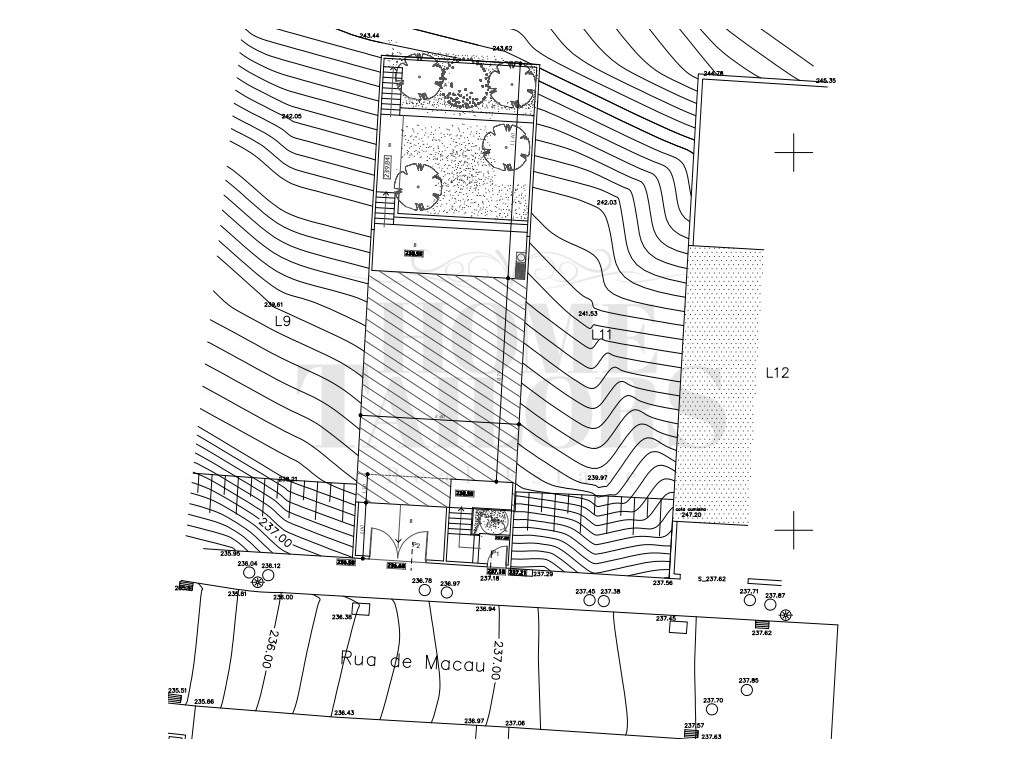 Moradia T3 em Caneças, com excelente jardim e garagem-28
