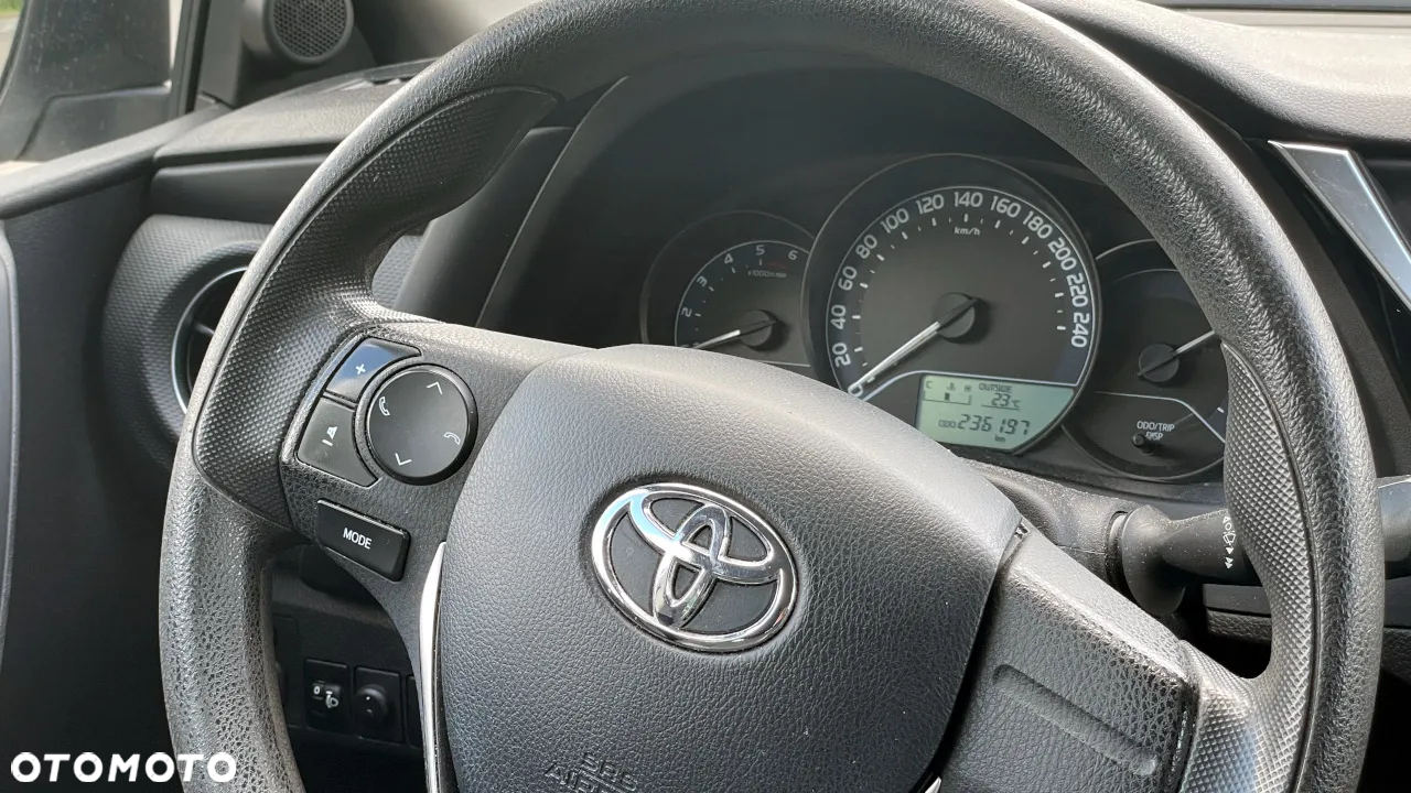 Toyota Auris 1.4 D-4D Active - 12