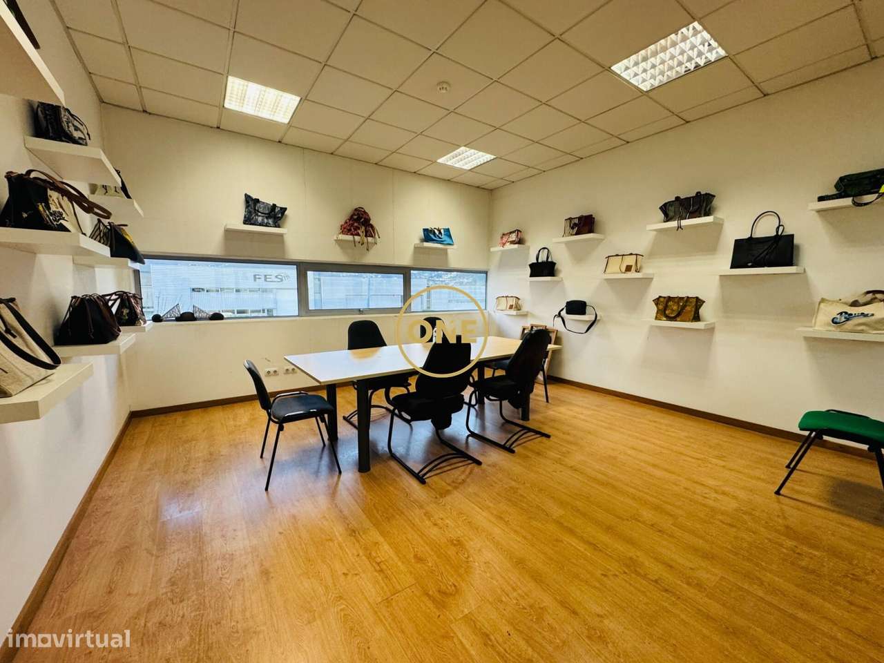 Armazém Industrial para Arrendamento | 800 m2 | Lordelo – Guimarães - Grande imagem: 4/24