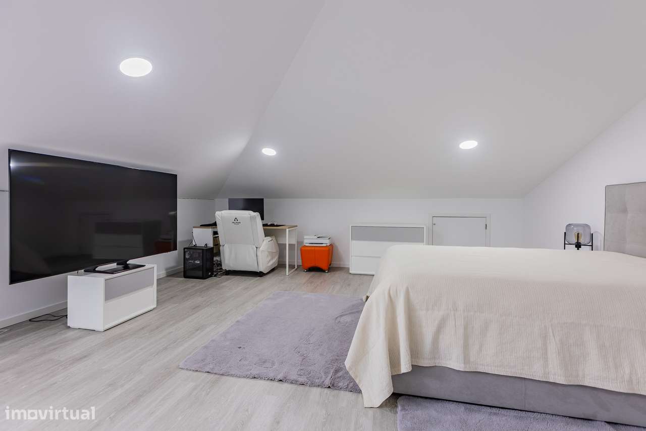 Apartamento Duplex T3 - São Vicente Ferreira.-35